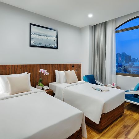 Happy Life Grand Hotel & Rooftop Skybar Thành Pho Ho Chí Minh Esterno foto