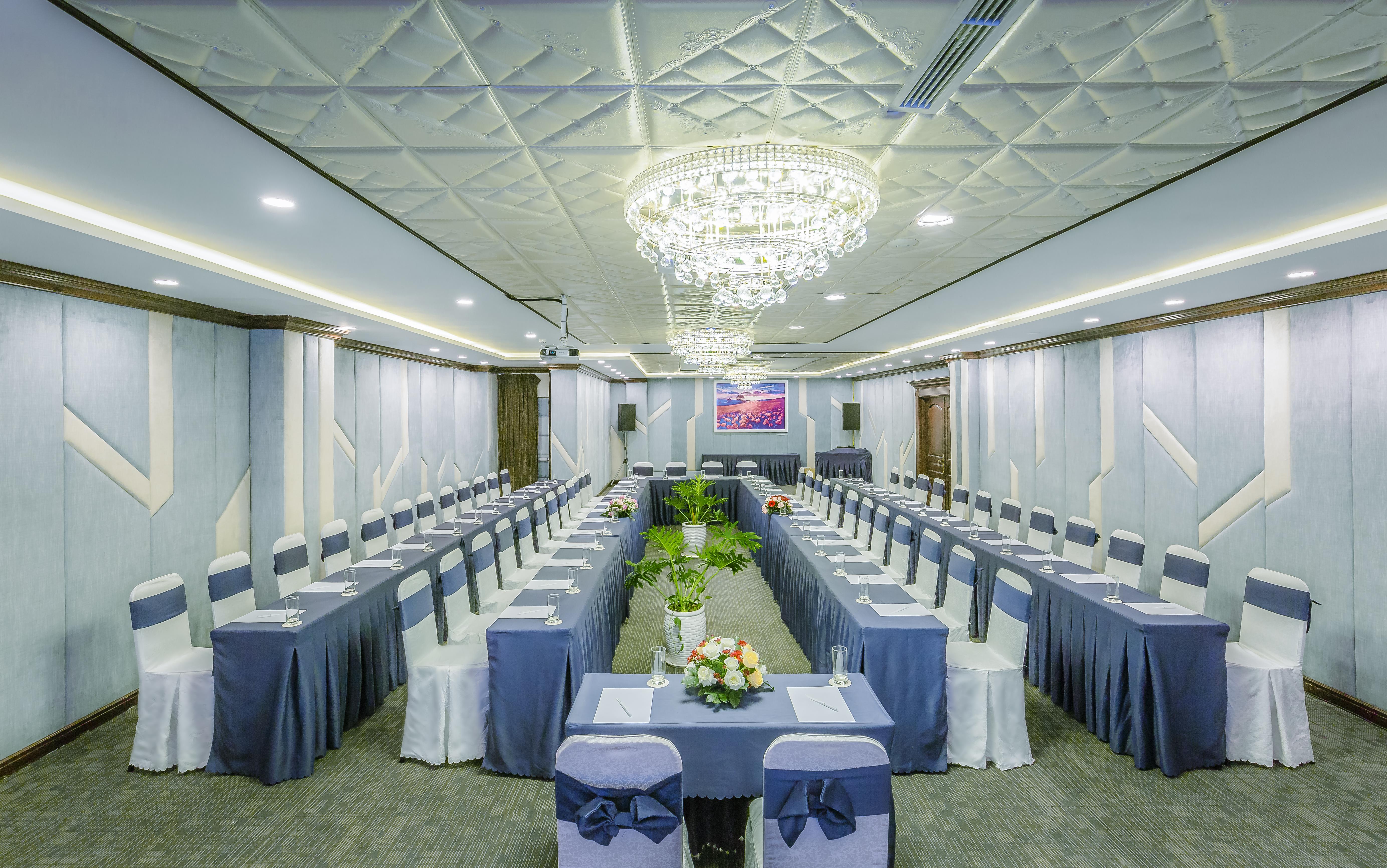 Happy Life Grand Hotel & Rooftop Skybar Thành Pho Ho Chí Minh Esterno foto