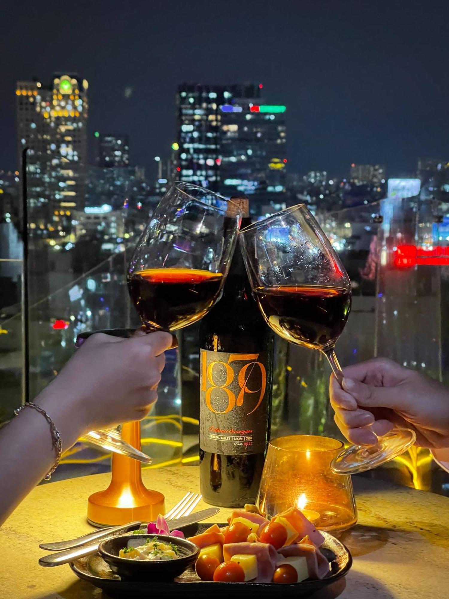Happy Life Grand Hotel & Rooftop Skybar Thành Pho Ho Chí Minh Esterno foto